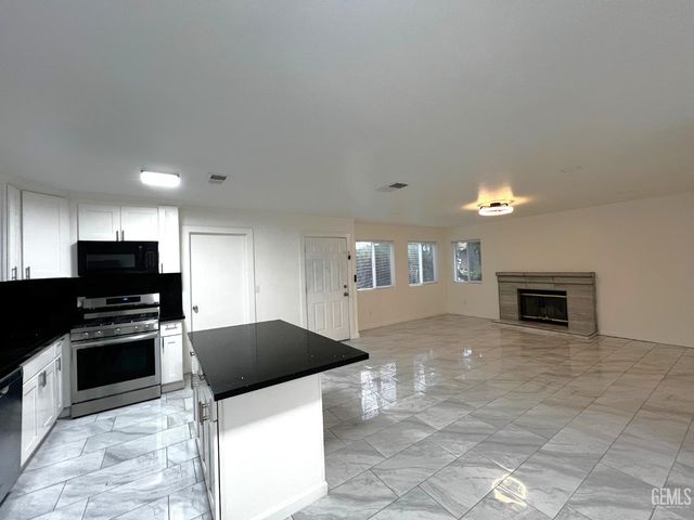 1416 Badger Pass Avenue, Bakersfield, CA 93307