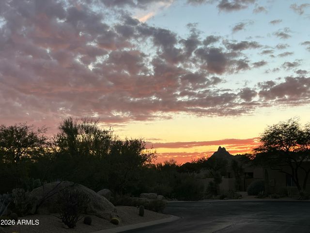 11266 E WHITETHORN Drive, Scottsdale, AZ 85262