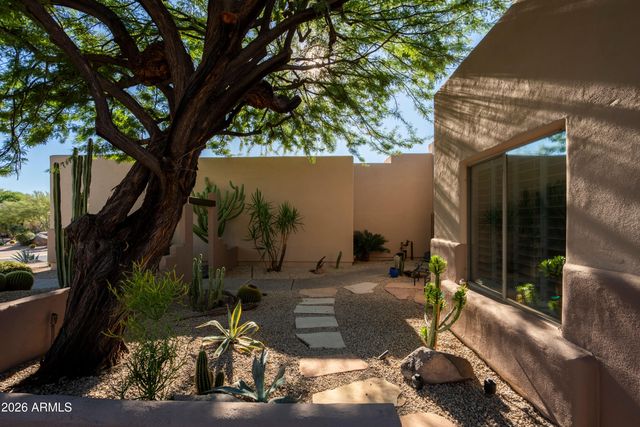 11266 E WHITETHORN Drive, Scottsdale, AZ 85262