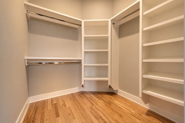 970 Youngs Ln Apt K, Nashville, TN 37207