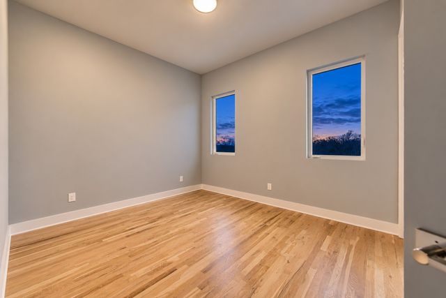 970 Youngs Ln Apt K, Nashville, TN 37207