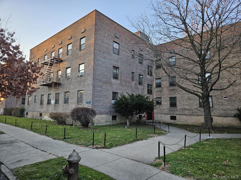 144-17 79 Avenue 2D, Kew Garden Hills, NY 11367 — exterior