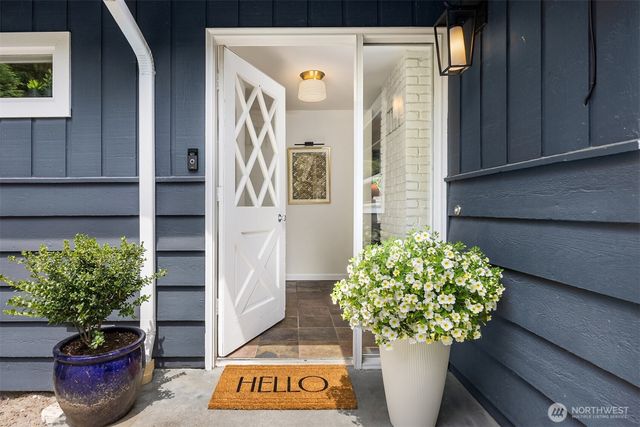 10430 NE Cascade Avenue, Bainbridge Island, WA 98110