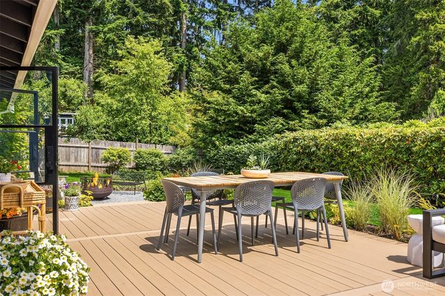 10430 NE Cascade Avenue, Bainbridge Island, WA 98110
