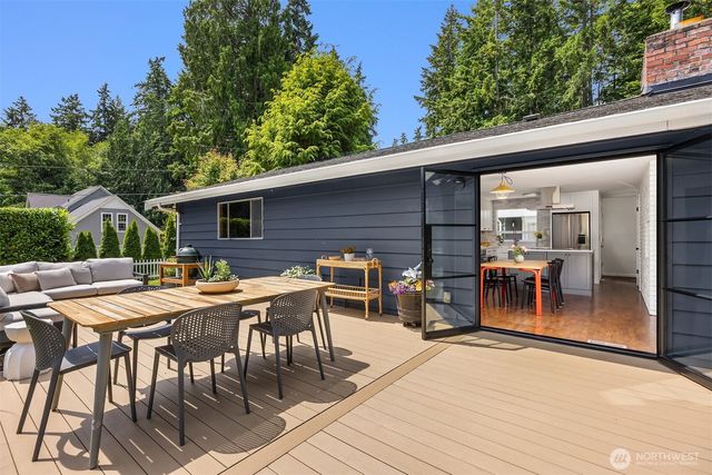 10430 NE Cascade Avenue, Bainbridge Island, WA 98110