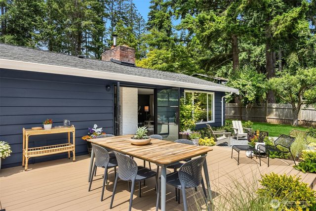 10430 NE Cascade Avenue, Bainbridge Island, WA 98110
