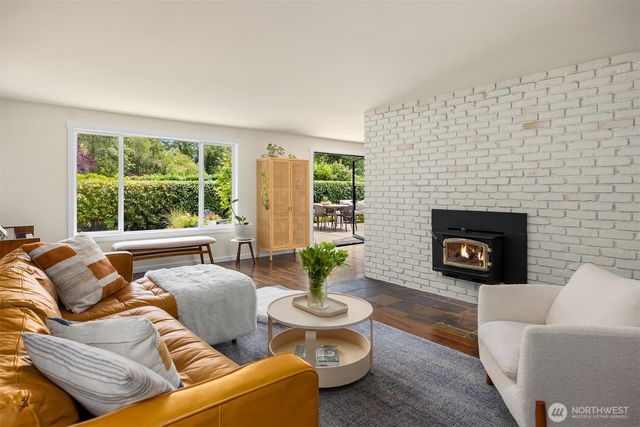 10430 NE Cascade Avenue, Bainbridge Island, WA 98110