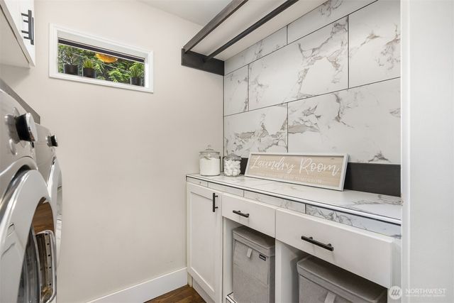 10430 NE Cascade Avenue, Bainbridge Island, WA 98110
