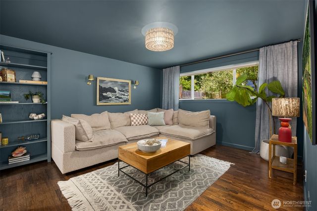 10430 NE Cascade Avenue, Bainbridge Island, WA 98110