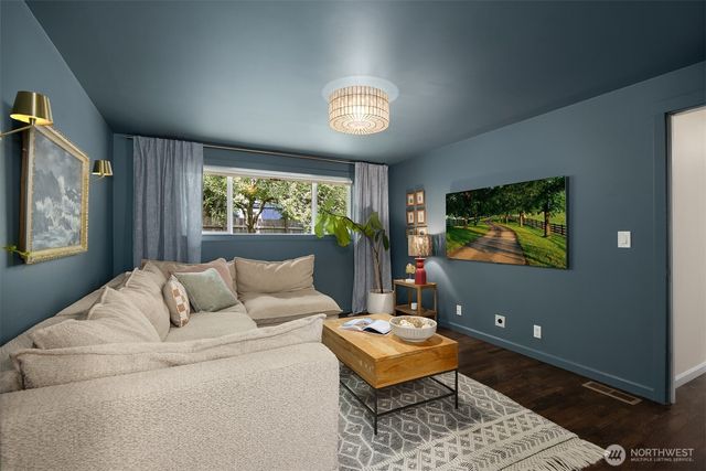 10430 NE Cascade Avenue, Bainbridge Island, WA 98110