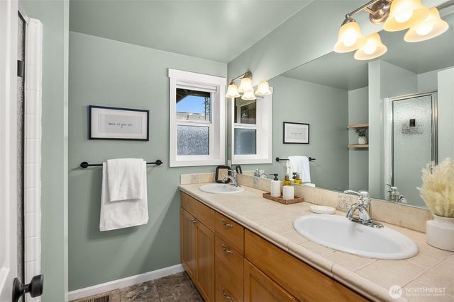 10430 NE Cascade Avenue, Bainbridge Island, WA 98110