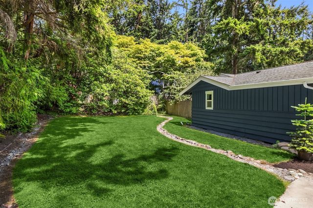 10430 NE Cascade Avenue, Bainbridge Island, WA 98110
