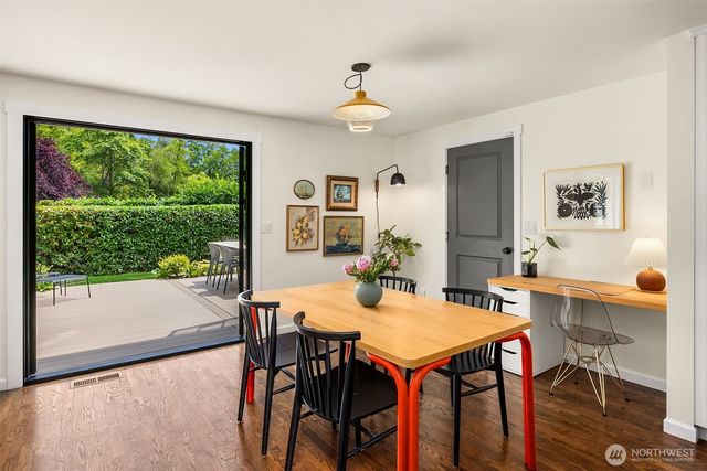 10430 NE Cascade Avenue, Bainbridge Island, WA 98110