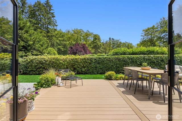 10430 NE Cascade Avenue, Bainbridge Island, WA 98110