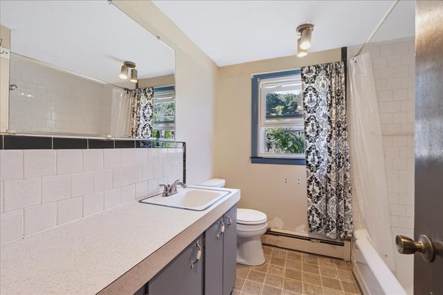 9 Folsom St, Leicester, MA 01611