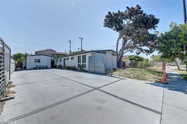 22024 Gulf Avenue, Carson, CA 90745