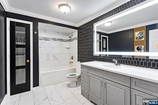 10 Pasha Court, Rockaway Boro, NJ 07435