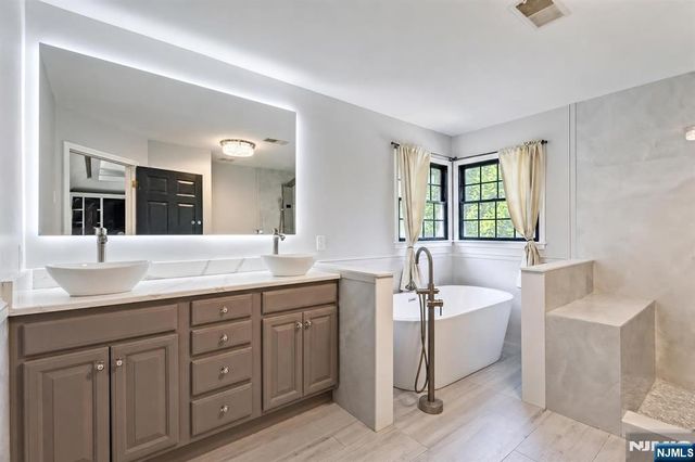 10 Pasha Court, Rockaway Boro, NJ 07435