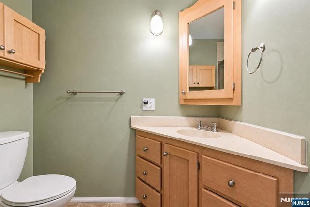10 Pasha Court, Rockaway Boro, NJ 07435