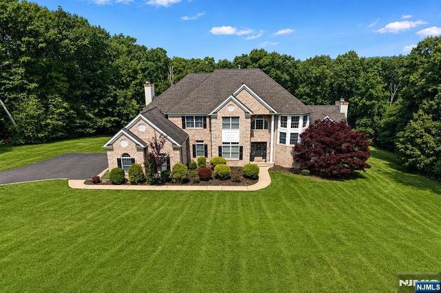 10 Pasha Court, Rockaway Boro, NJ 07435