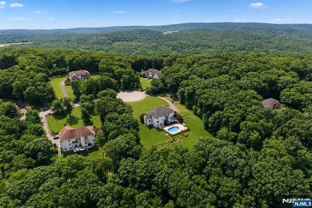 10 Pasha Court, Rockaway Boro, NJ 07435