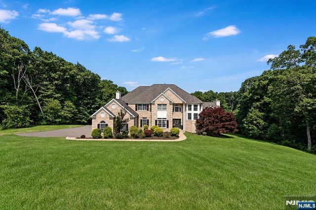 10 Pasha Court, Rockaway Boro, NJ 07435