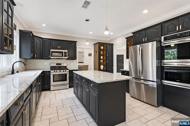 10 Pasha Court, Rockaway Boro, NJ 07435