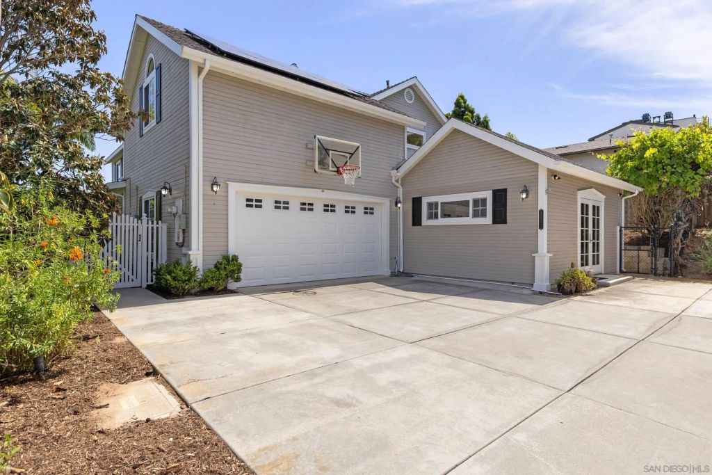 3311 James, Carlsbad, CA 92008