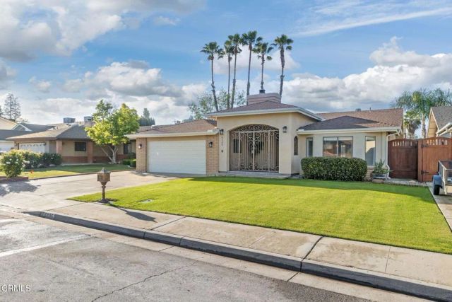 6105 Diamond Oaks Avenue, Bakersfield, CA 93306