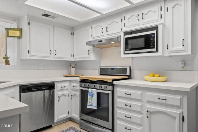 6105 Diamond Oaks Avenue, Bakersfield, CA 93306