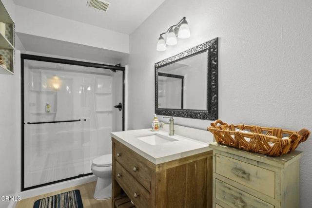 6105 Diamond Oaks Avenue, Bakersfield, CA 93306