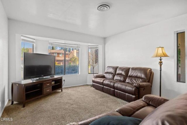 6105 Diamond Oaks Avenue, Bakersfield, CA 93306