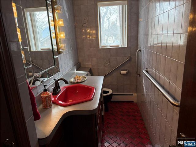 82 Birk Street, Saddle Brook, NJ 07663