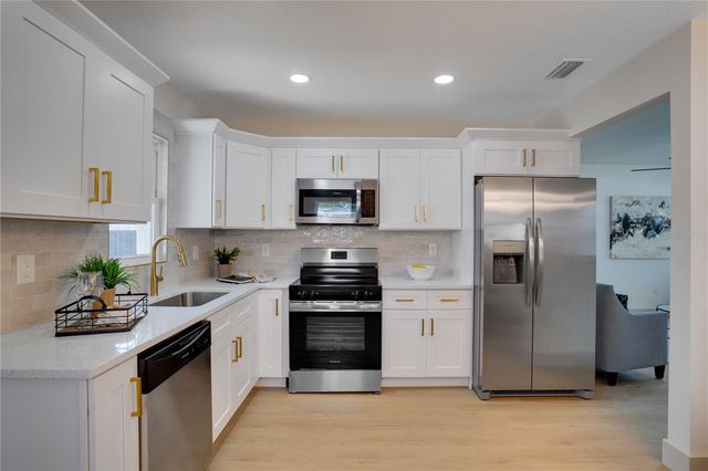 5460 77TH AVENUE N, Pinellas Park, FL 33781