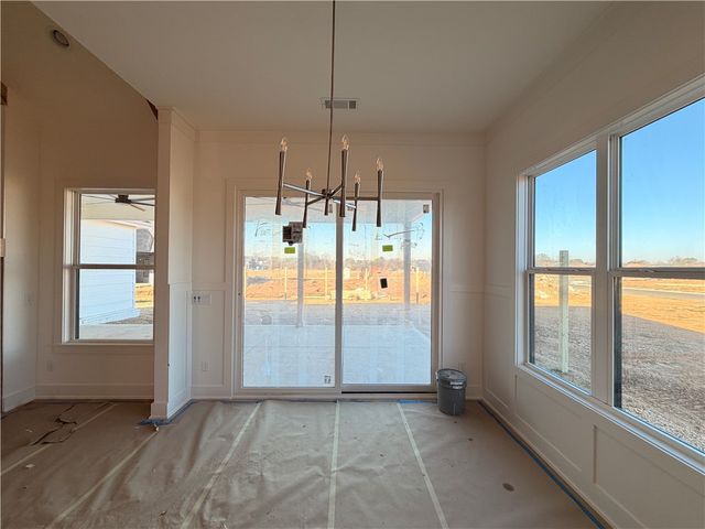 6102 S 40th Place, Rogers, AR 72758