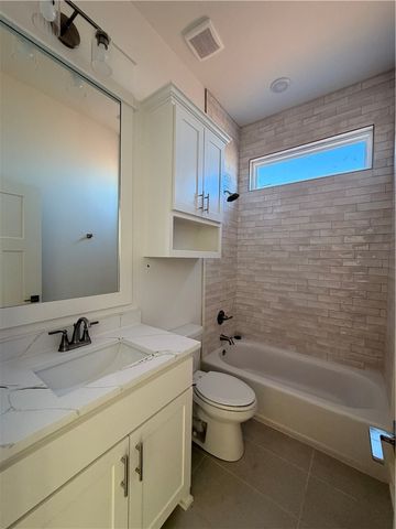 6102 S 40th Place, Rogers, AR 72758