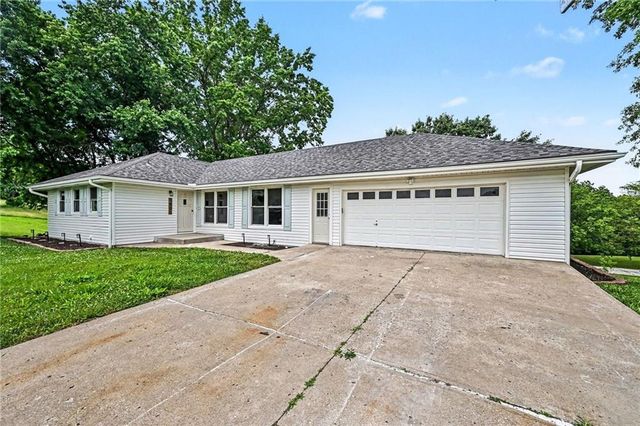 1500 Ridgeview Road, Liberty, MO 64068