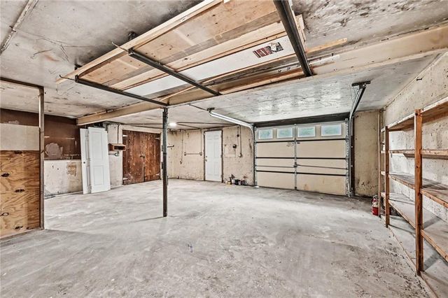 1500 Ridgeview Road, Liberty, MO 64068