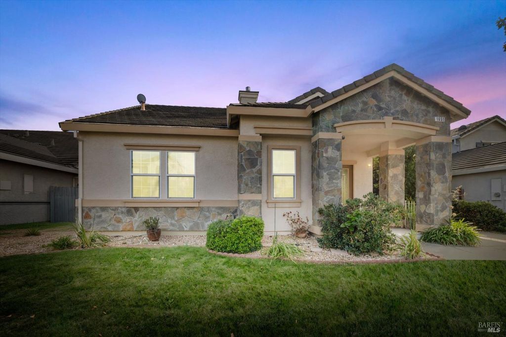 1651 Little Rock Cir, Suisun City, CA 94585