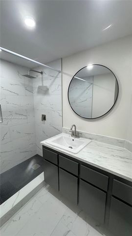 900 Twin Lakes Dr 8-A, Coral Springs, FL 33071