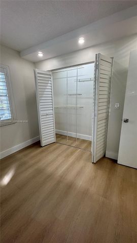 900 Twin Lakes Dr 8-A, Coral Springs, FL 33071