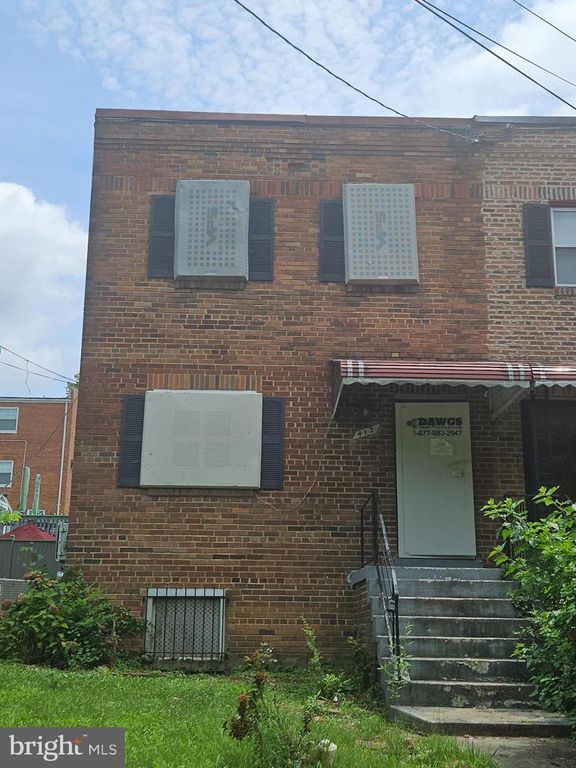 413 VALLEY AVE SE, Washington, DC 20032