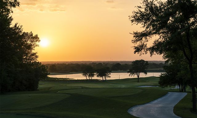 9728 Greenridge View Drive, Willis, TX 77318