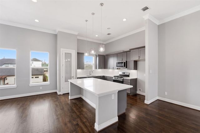 2208 Holman Street, Houston, TX 77004
