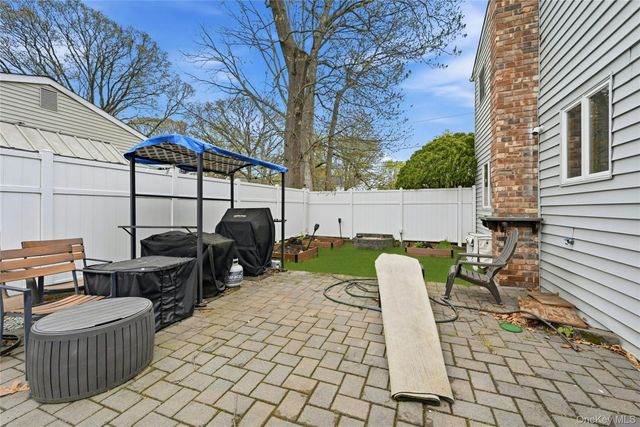 38 Ormond Avenue, Selden, NY 11784