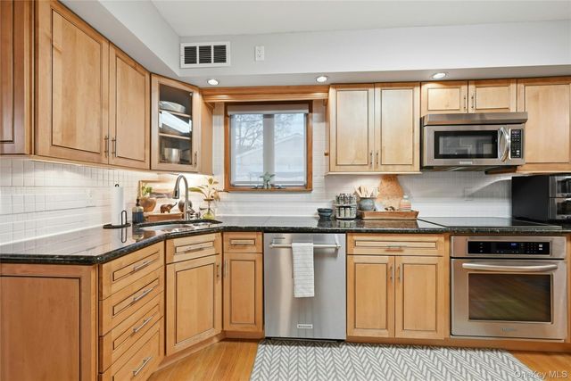 38 Ormond Avenue, Selden, NY 11784