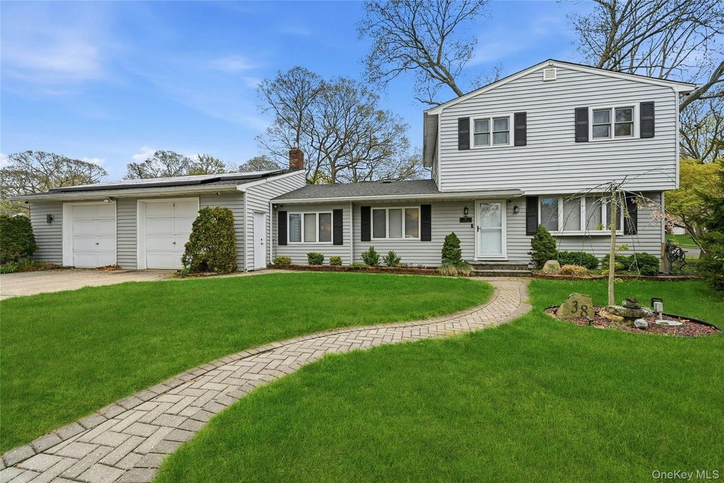 38 Ormond Avenue, Selden, NY 11784