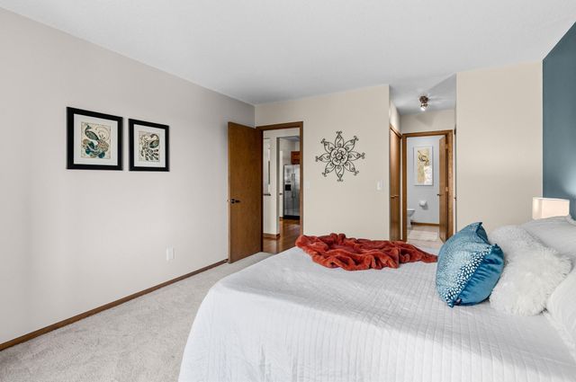 111 Imperial Drive W 106, West Saint Paul, MN 55118