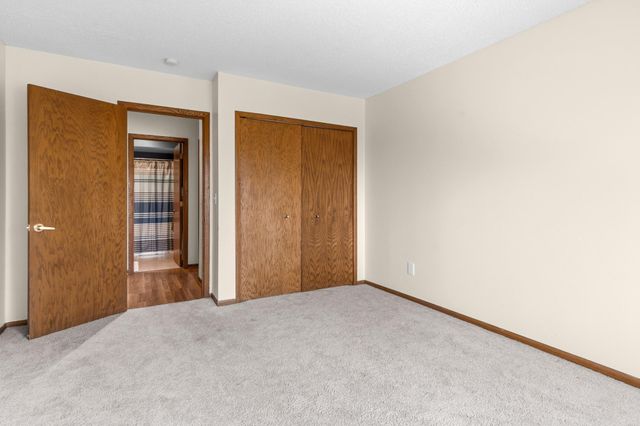 111 Imperial Drive W 106, West Saint Paul, MN 55118