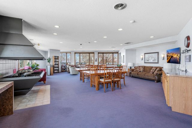 111 Imperial Drive W 106, West Saint Paul, MN 55118